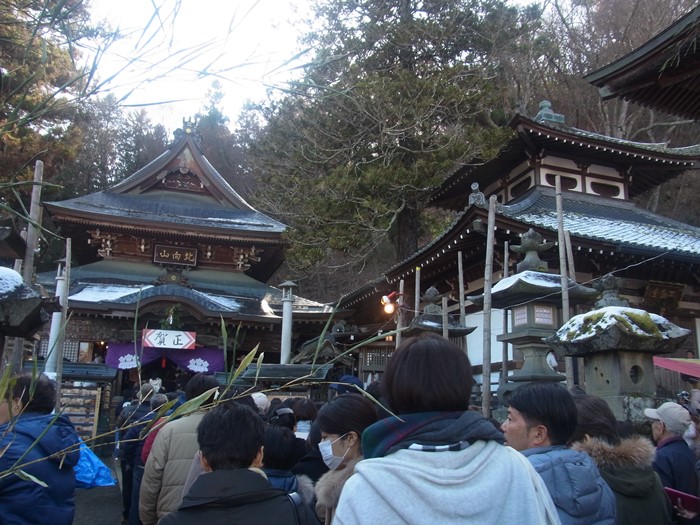 参道にある石段